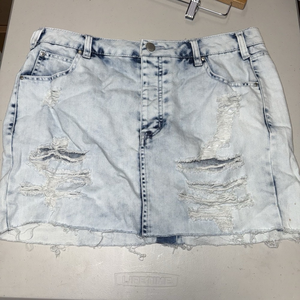Refuge Women's Size 12 High Rise Stretch Denim Blue Washed Skirt 104